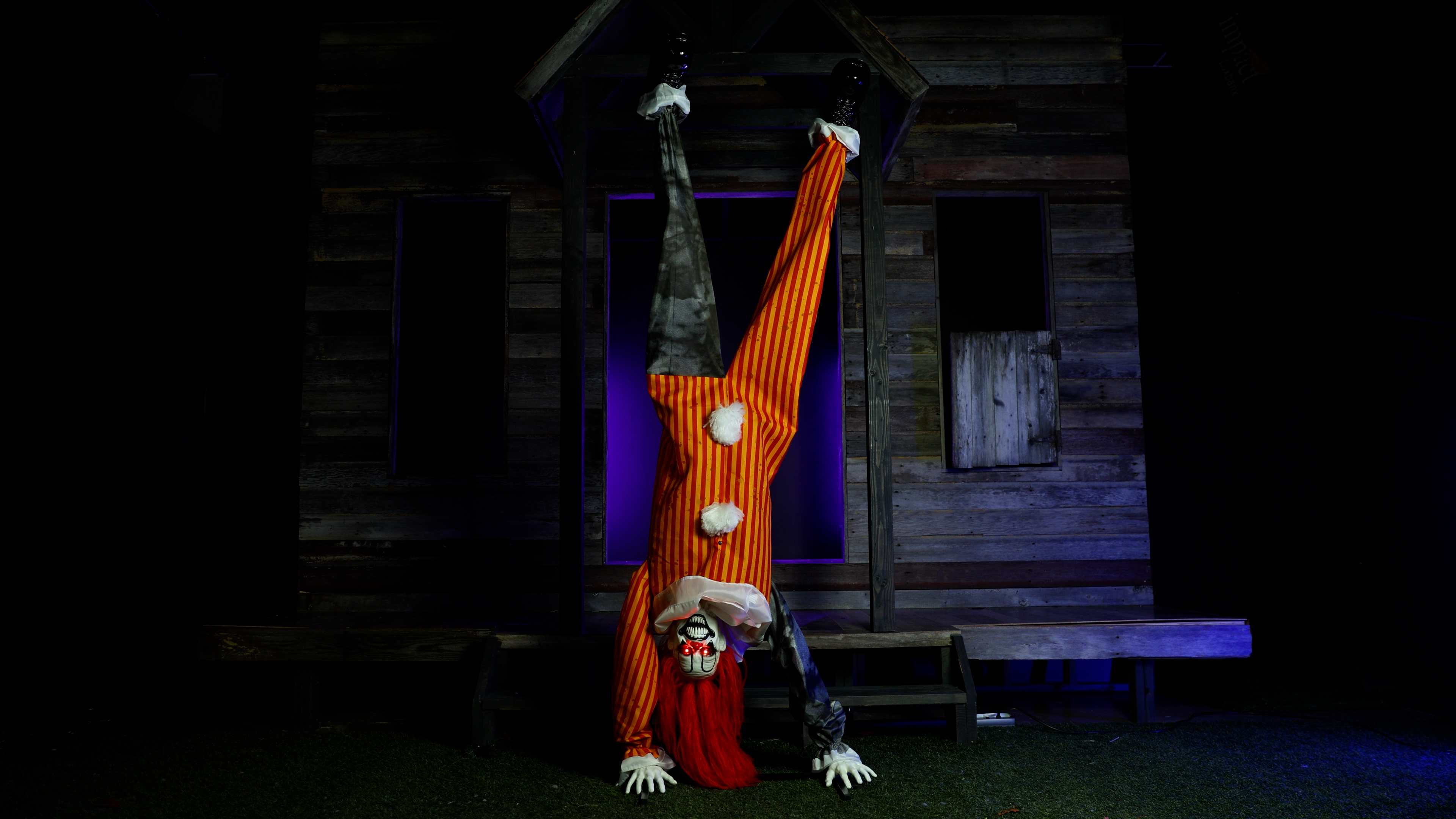 FUN99867 - 7ft Upsie-Davey the Handstanding Clown Animated Decoration